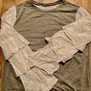Gray sweater/blouse !
